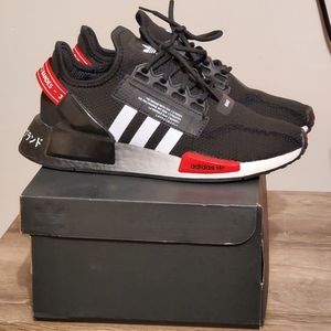 Adidas NMD_R1.V2J Big kids 6.5 never worn